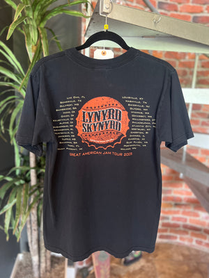 
                  
                    Load image into Gallery viewer, Early 2000’s Lynyrd Skynyrd Swamp Music Tour Tee Sz M
                  
                