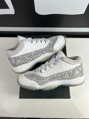 
                  
                    Load image into Gallery viewer, (P.O) Jordan 11 Retro Low IE Cobalt Sz 5.5Y/7W
                  
                