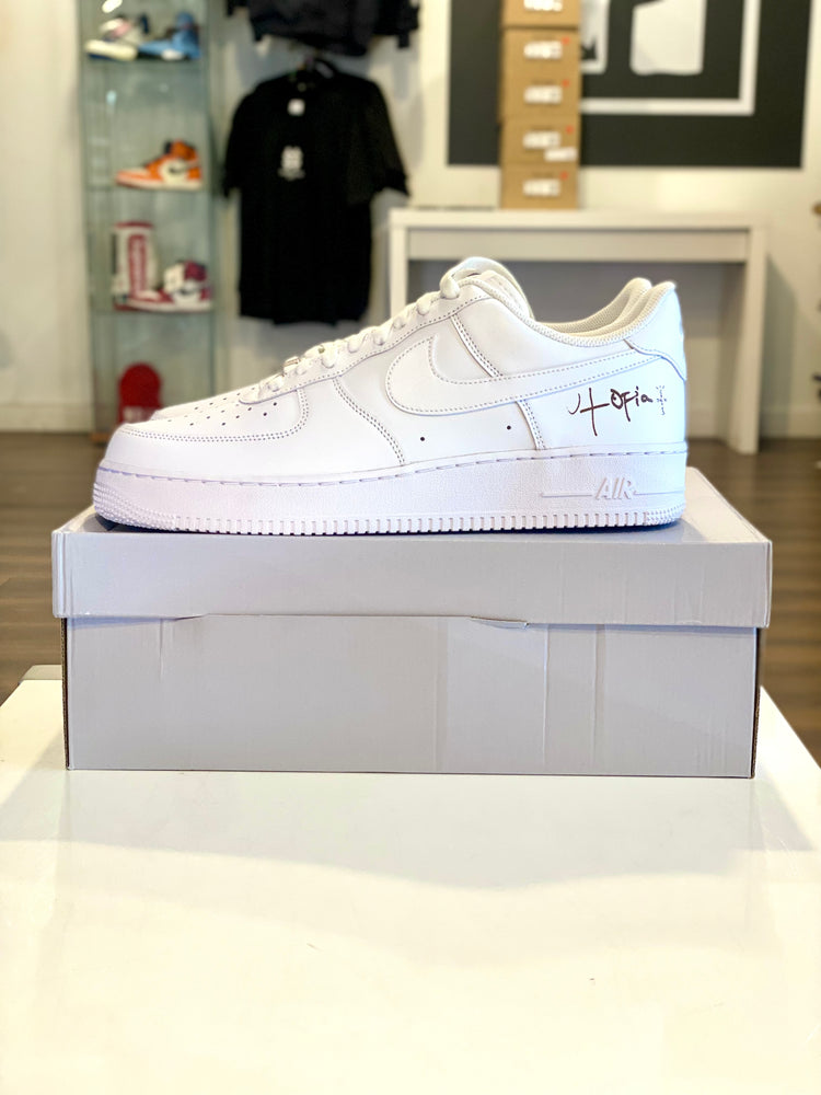 
                  
                    Load image into Gallery viewer, Nike Air Force 1 Low Travis Scott Cactus Jack Utopia
                  
                
