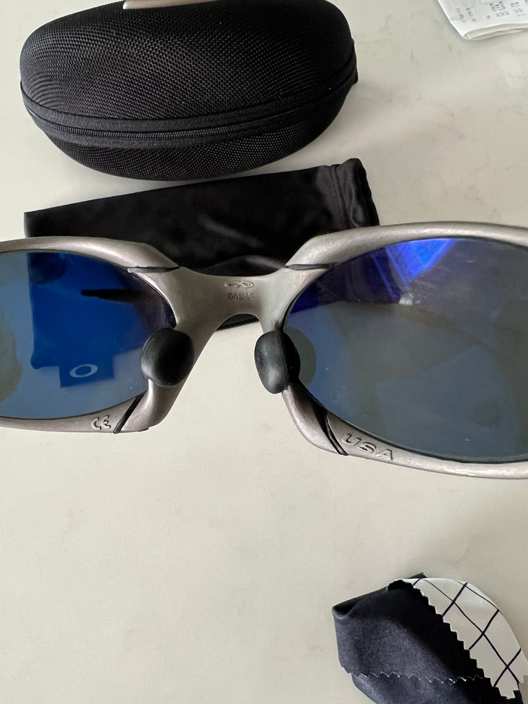 
                  
                    Load image into Gallery viewer, Oakley Romeo 1 X Metal Finish Sunglasses
                  
                