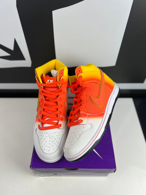 
                  
                    Load image into Gallery viewer, New Nike SB Dunk High Sweet Tooth Candy Corn Sz 10.5M
                  
                