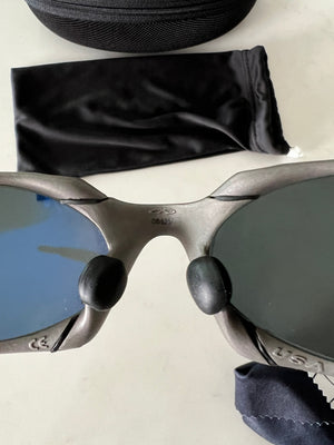 
                  
                    Load image into Gallery viewer, Oakley Romeo 1 X Metal Finish Sunglasses
                  
                