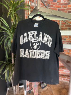 
                  
                    Load image into Gallery viewer, Vintage 1995 Oakland Raiders Tee  Sz XL
                  
                