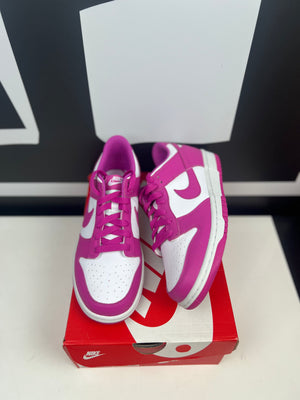 
                  
                    Load image into Gallery viewer, (DS) Nike Dunk Low Active Fuchsia Sz 7Y/8.5W
                  
                