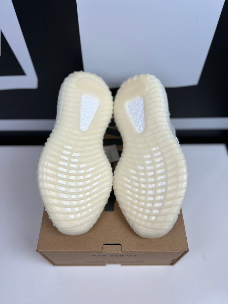 
                  
                    Load image into Gallery viewer, New Yeezy 350 V2 Bone Sz 6M/7.5W
                  
                