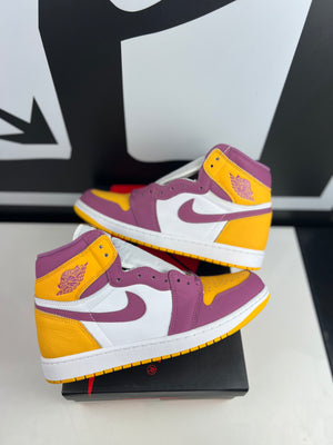 
                  
                    Load image into Gallery viewer, (DS) Jordan 1 Retro Brotherhood Sz 10.5
                  
                