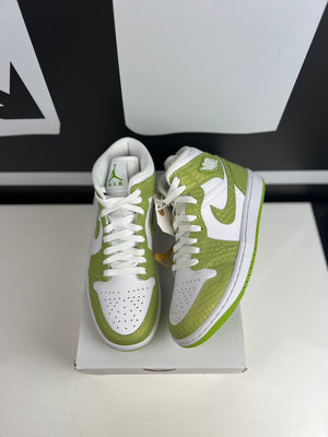 
                  
                    Load image into Gallery viewer, (DS) Jordan 1 Mid Green Python Sz 7.5W/6M
                  
                