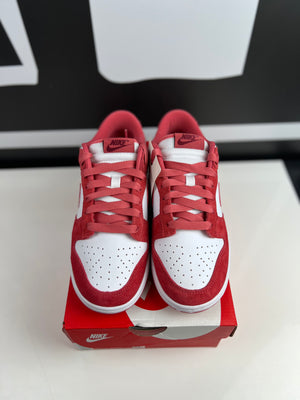 
                  
                    Load image into Gallery viewer, New W Nike Dunk Low Valentines Day 2024 9W/7.5M
                  
                