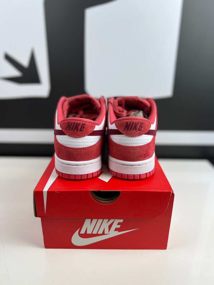 
                  
                    Load image into Gallery viewer, New W Nike Dunk Low Valentines Day 2024 9W/7.5M
                  
                