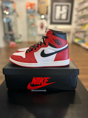 
                  
                    Load image into Gallery viewer, Jordan 1 High Chicago 2015 Sz. 11.5 P.O
                  
                