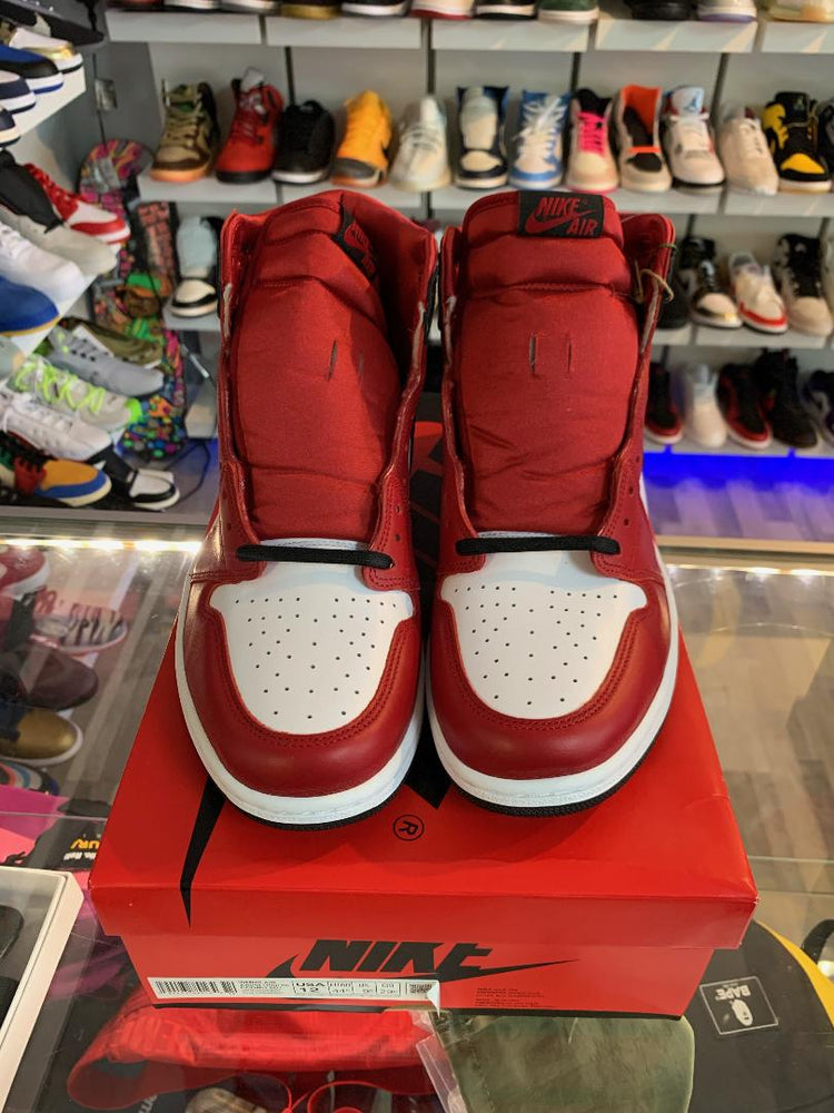 
                  
                    Load image into Gallery viewer, Jordan 1 High Satin Snake Chicago (W)
                  
                