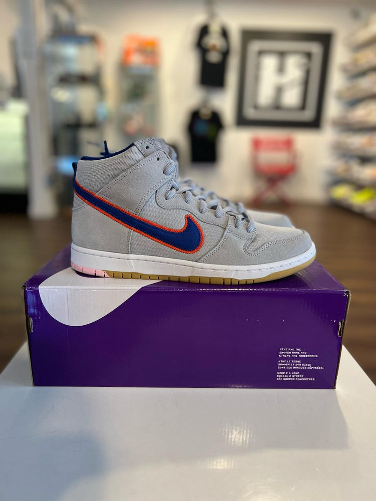 
                  
                    Load image into Gallery viewer, Nike Dunk High New York Mets Sz. 10 Preowned
                  
                